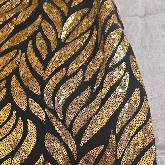 Ark & Co Gold and Black One Shoulder Sequin Dress - mordernwear.com Ark & Co Gold and Black One Shoulder Sequin Dress - mordernwear.com